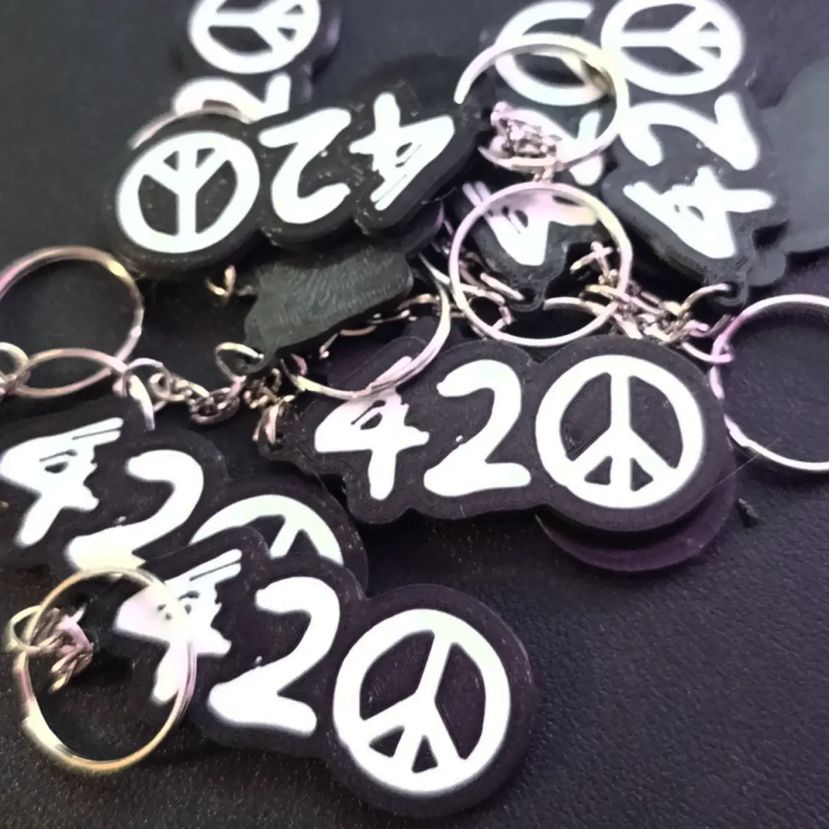 Detalle de llaveros personalizados impresos en 3D
