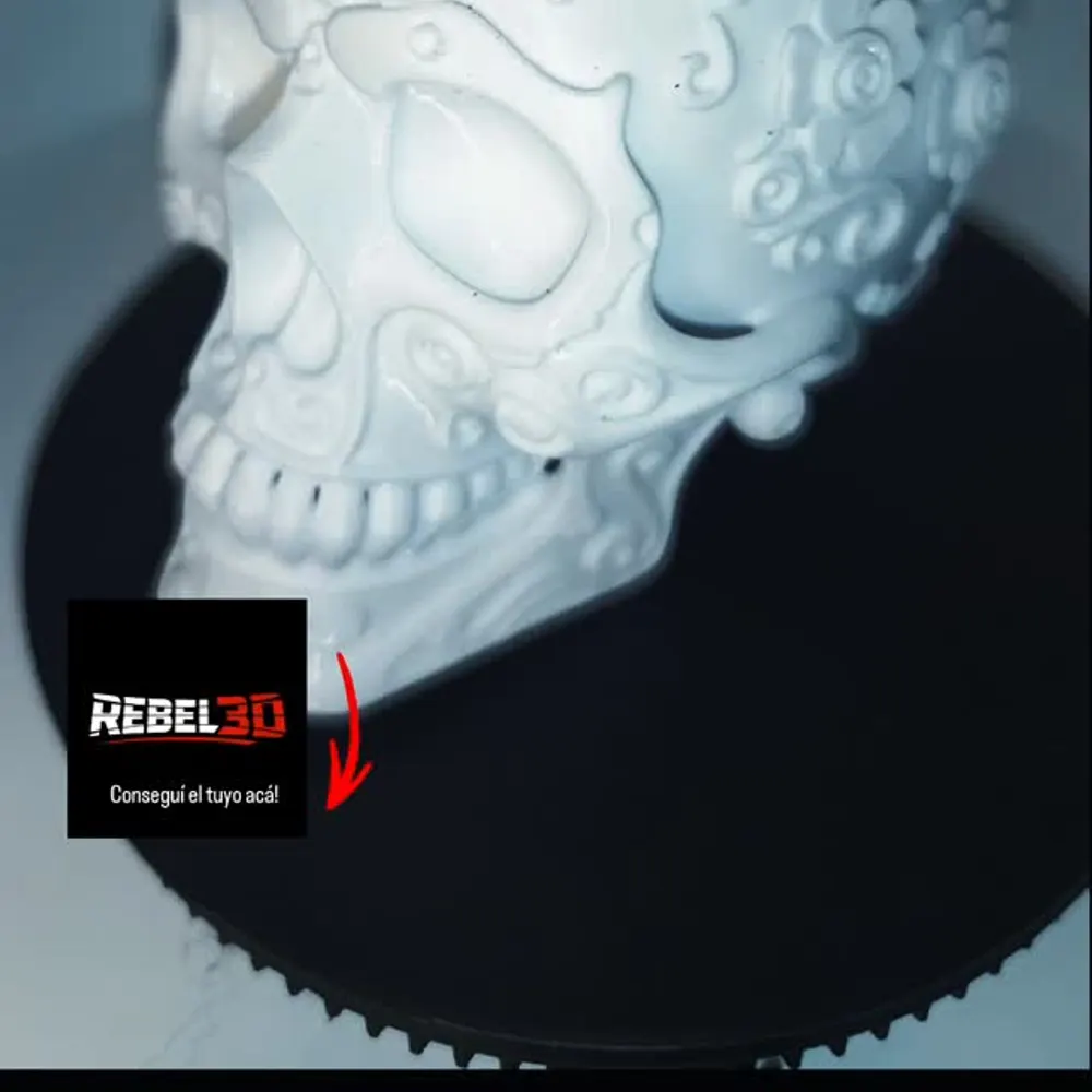 Calavera decorada girando sobre el expositor 360